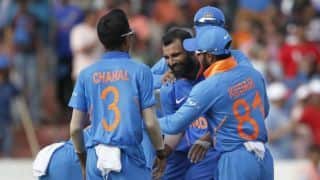 हैदराबाद वनडे : भारत ने ऑस्ट्रेलिया को 236 रनों पर रोका